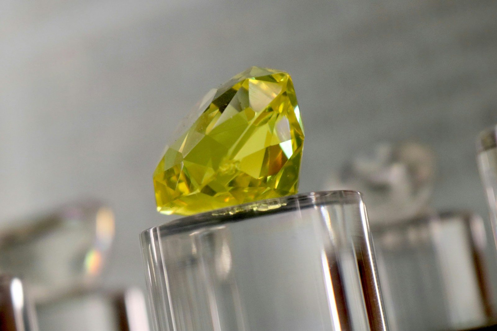 Gemstone Buying Guide : comment évaluer la valeur et l’authenticité d’une gemme